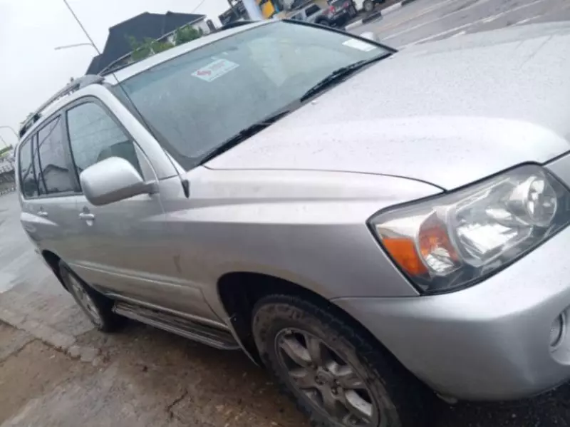 Toyota Highlander   - 2005