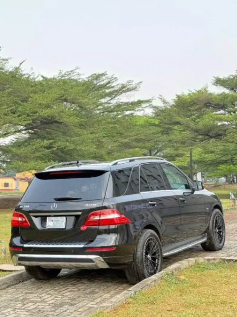 Mercedes-Benz ML-Class - 2012