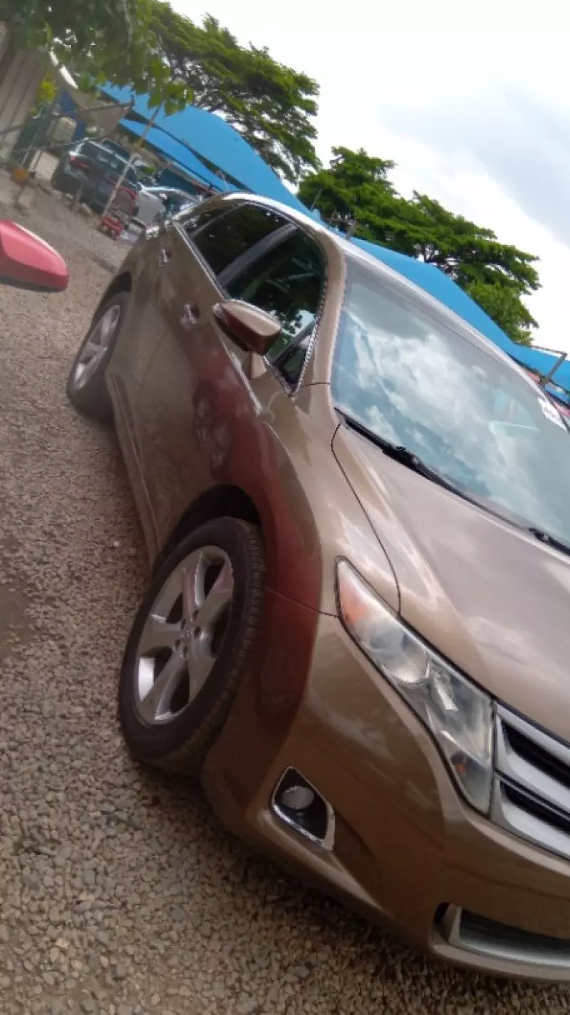 Toyota Venza   - 2010