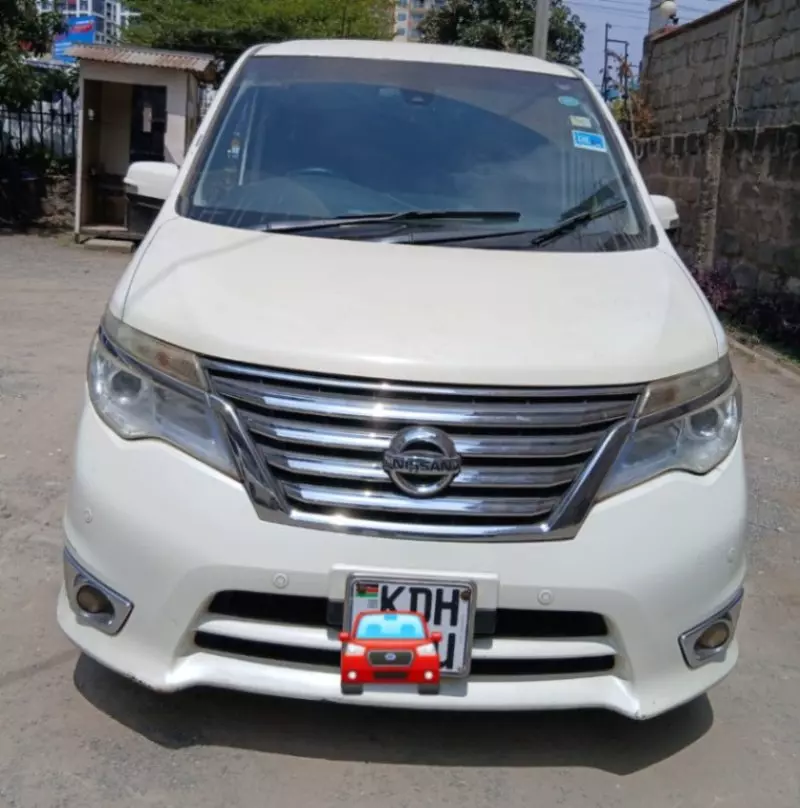 Nissan Serena   - 2014