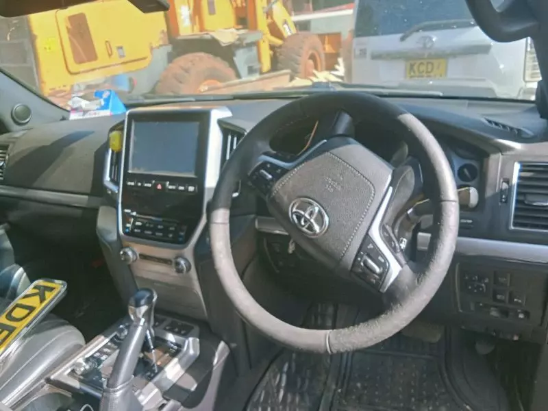 Toyota Landcruiser  V8   - 2016