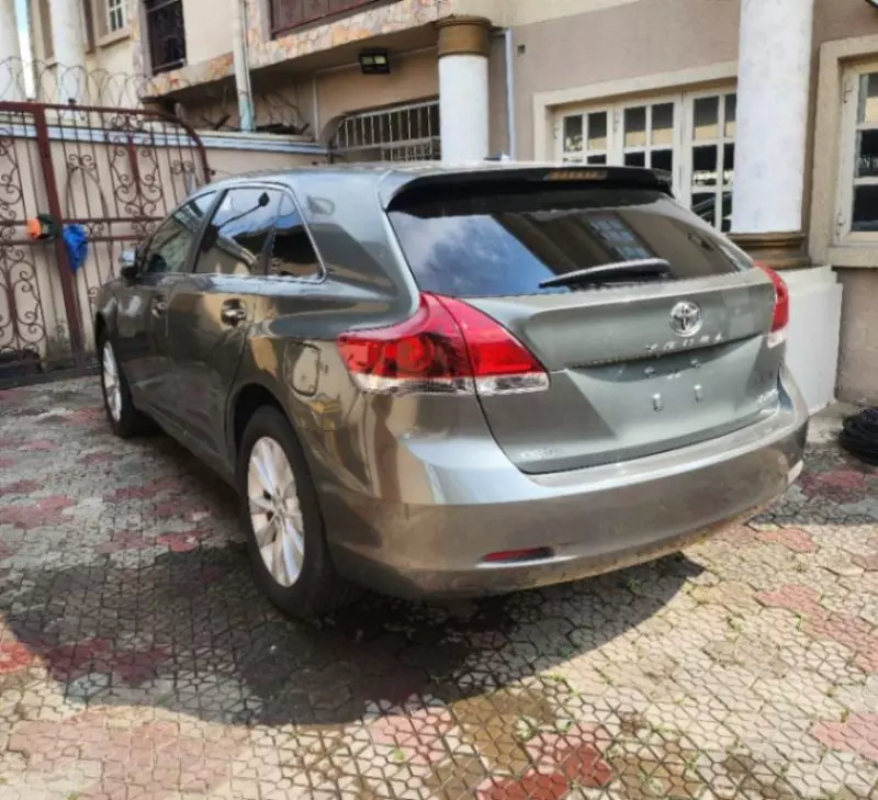 Toyota Venza   - 2014