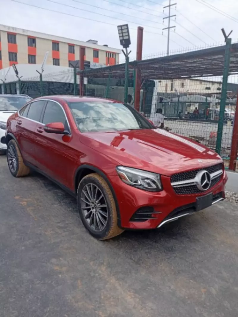 Mercedes-Benz GLC 300   - 2018