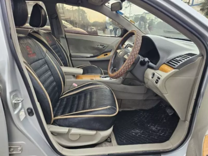 Toyota Premio    - 2009