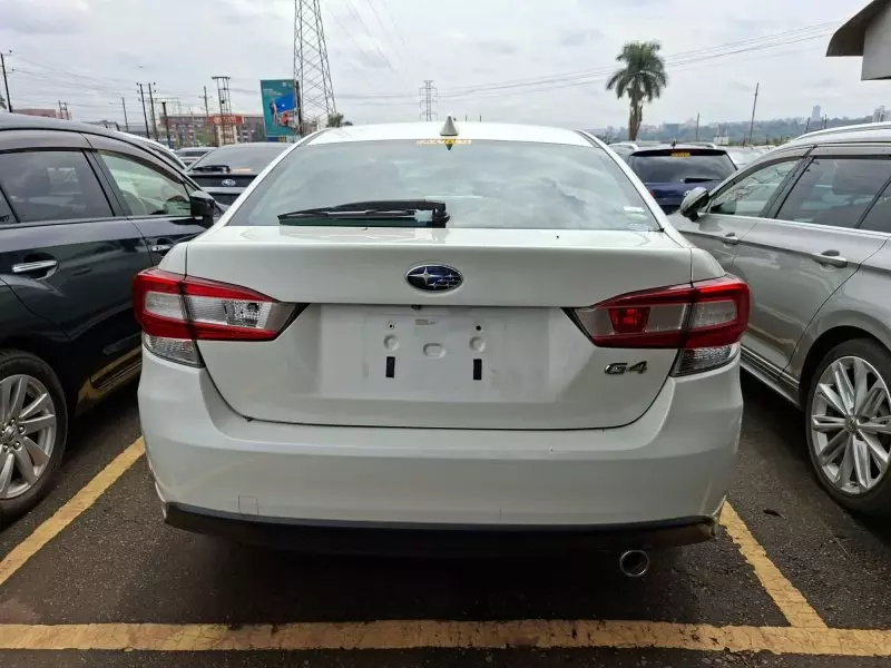 Subaru Legacy B4   - 2017
