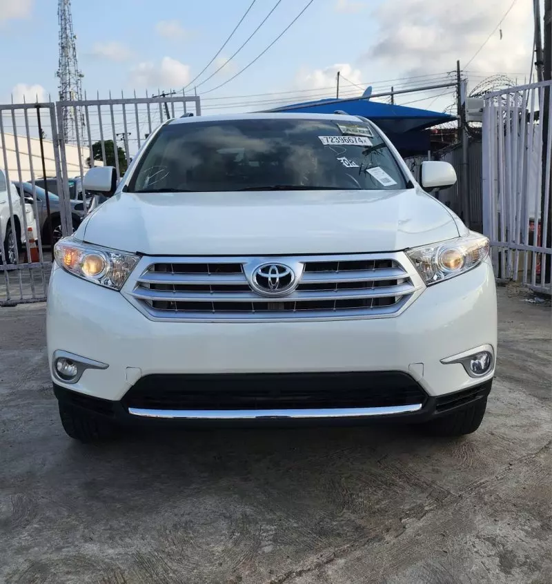 Toyota Highlander   - 2013