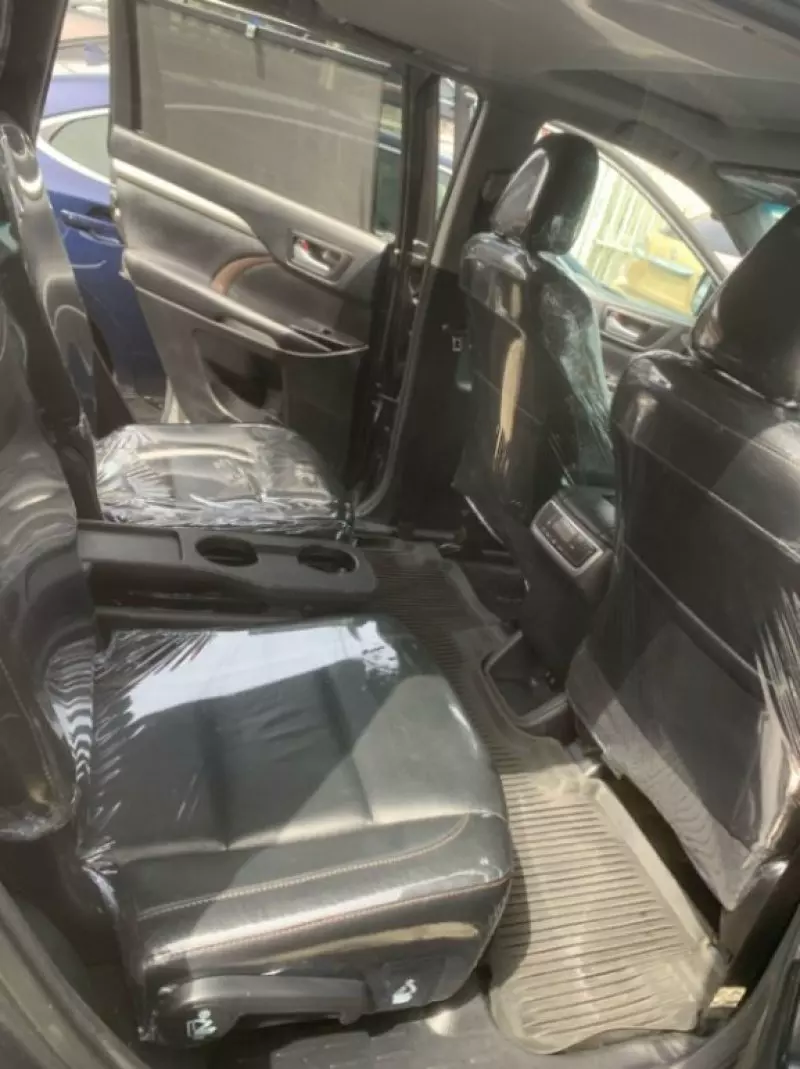 Toyota Highlander   - 2018