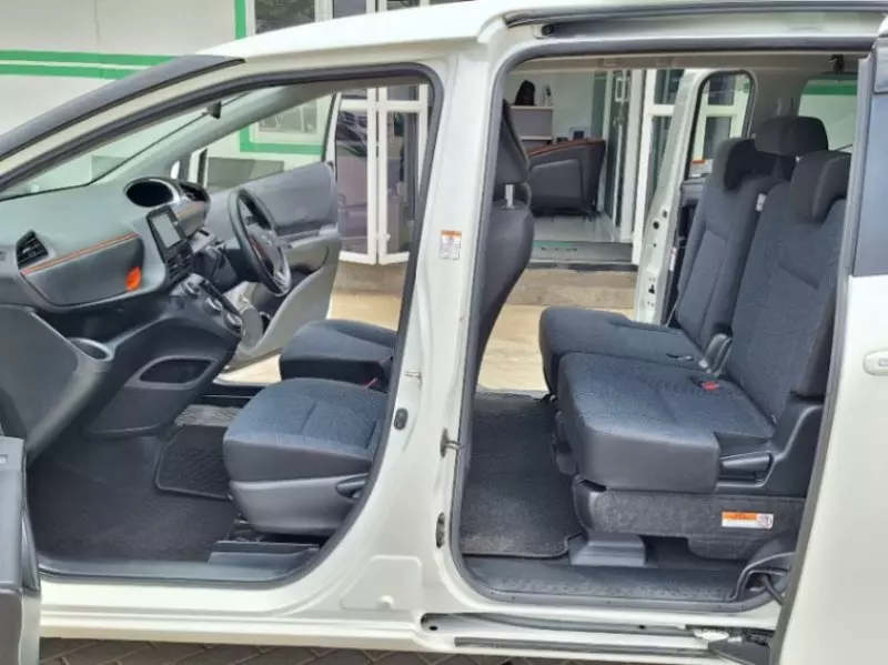 Toyota Sienta   - 2018