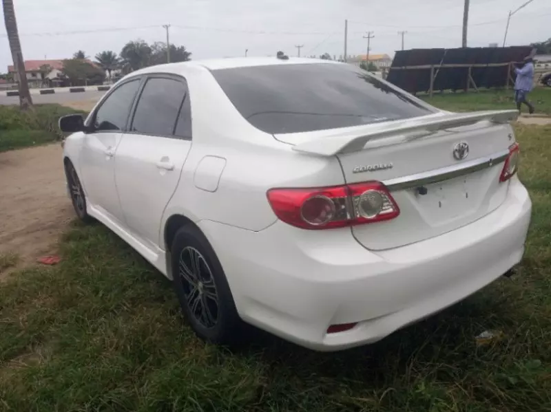 Toyota Corolla Sport   - 2013