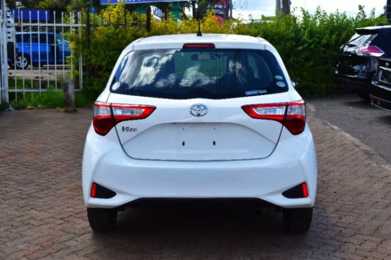 Toyota Vitz   - 2017
