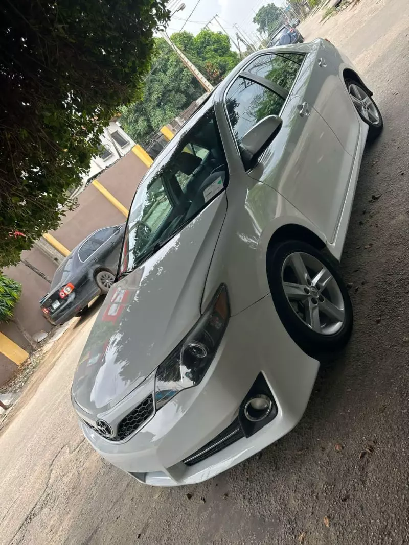 Toyota Camry   - 2014