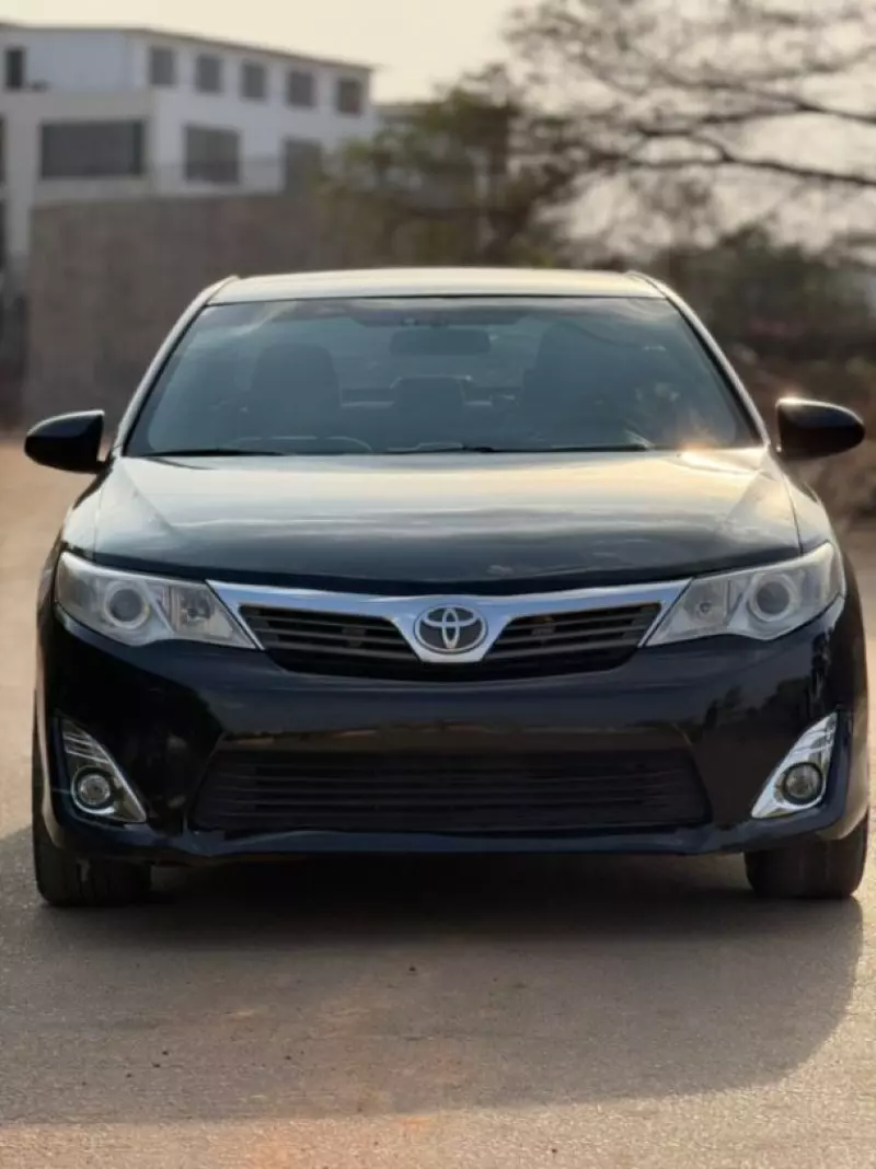 Toyota Camry   - 2012
