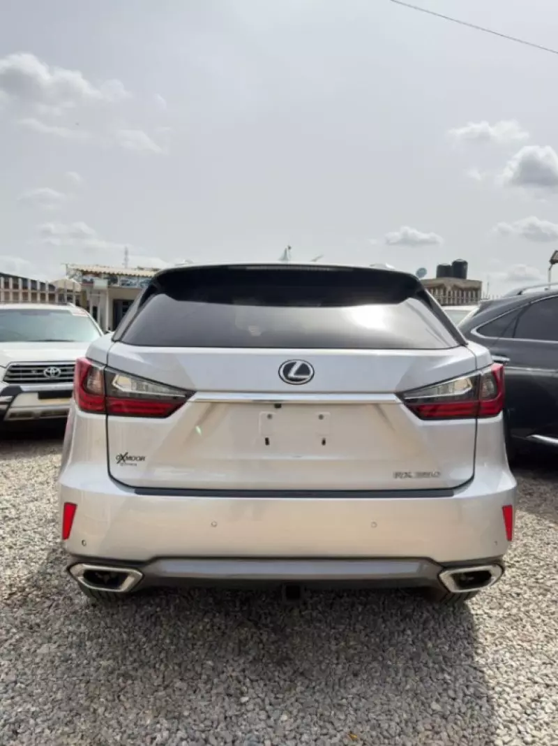 Lexus RX   - 2017