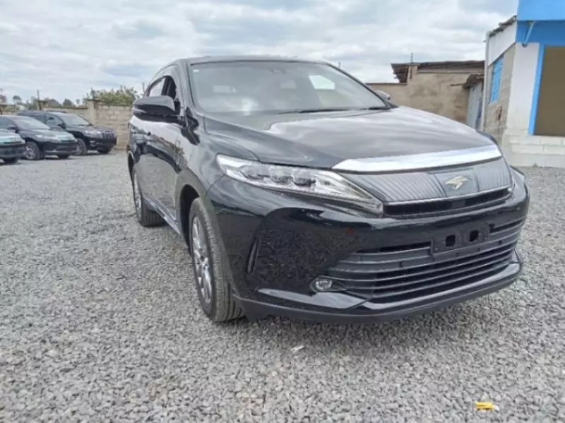 Toyota Harrier   - 2018