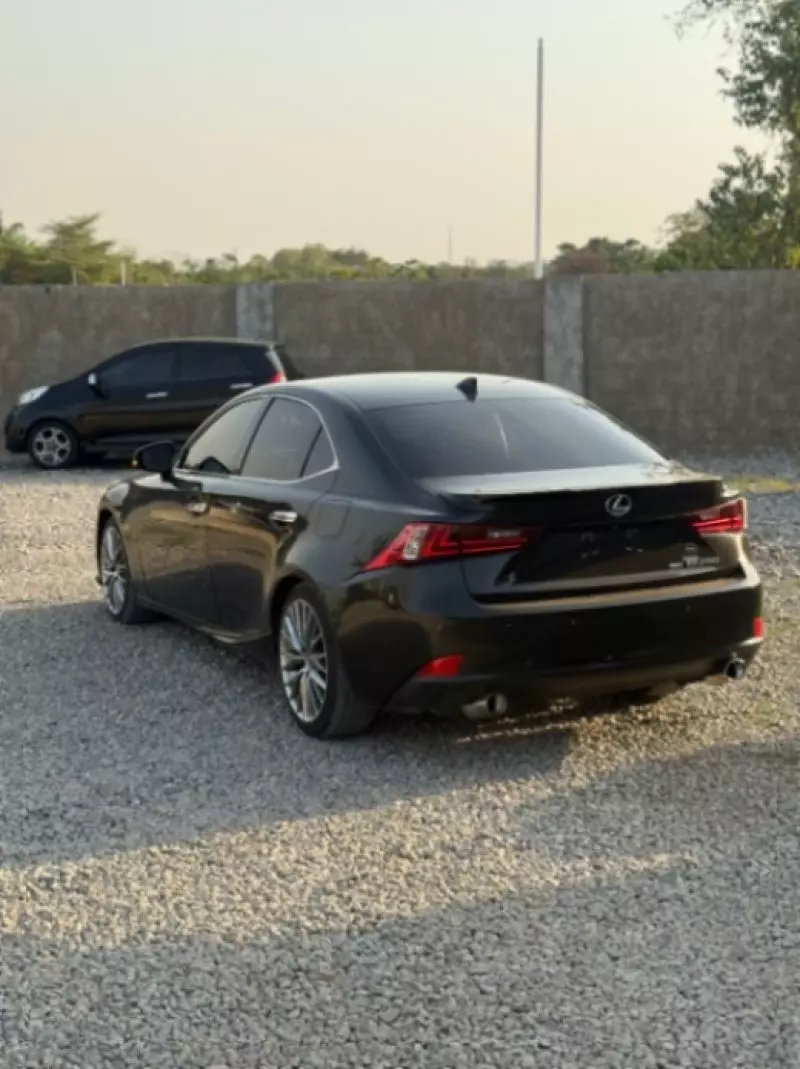 Lexus IS   - 2014