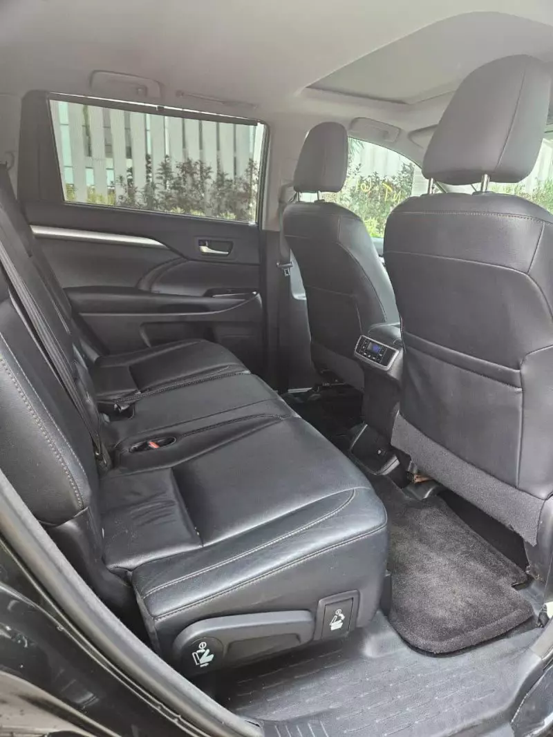 Toyota Highlander   - 2014