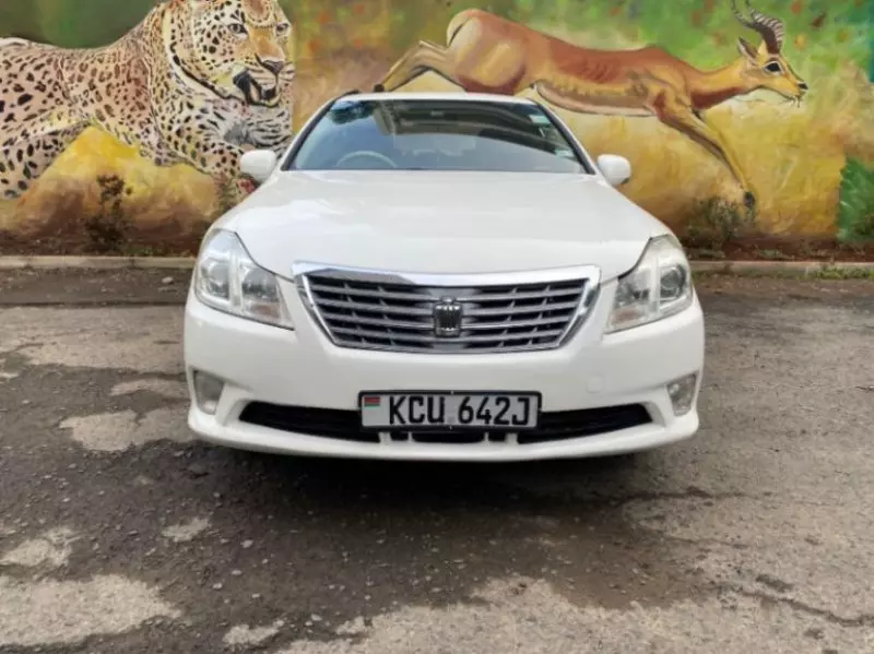 Toyota Crown   - 2011