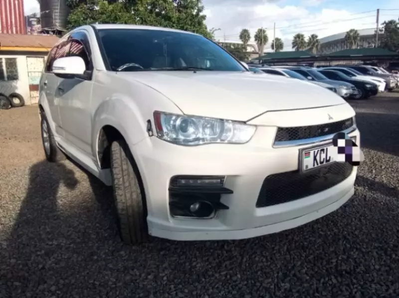Mitsubishi Outlander hybrid    - 2009