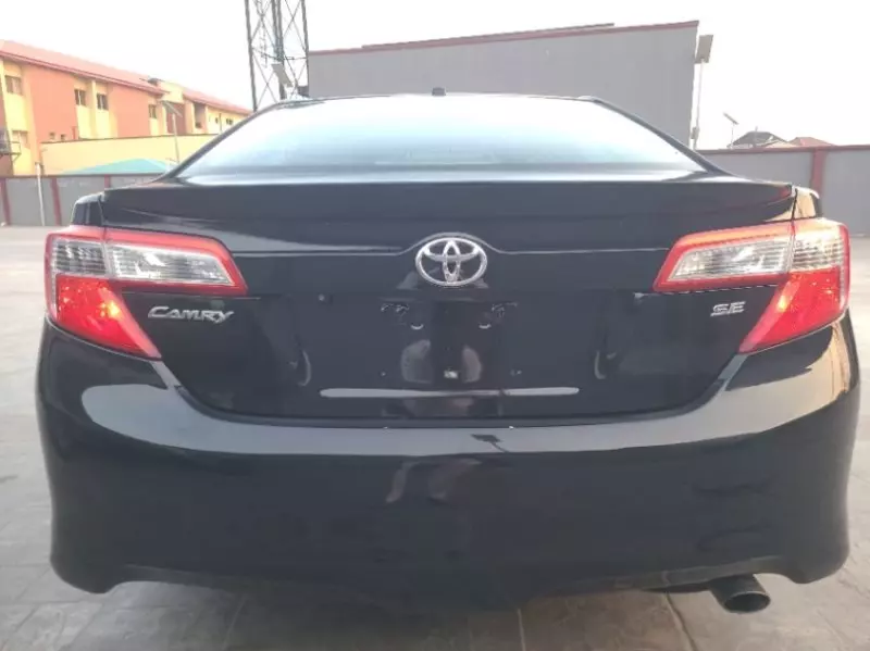 Toyota Camry   - 2014