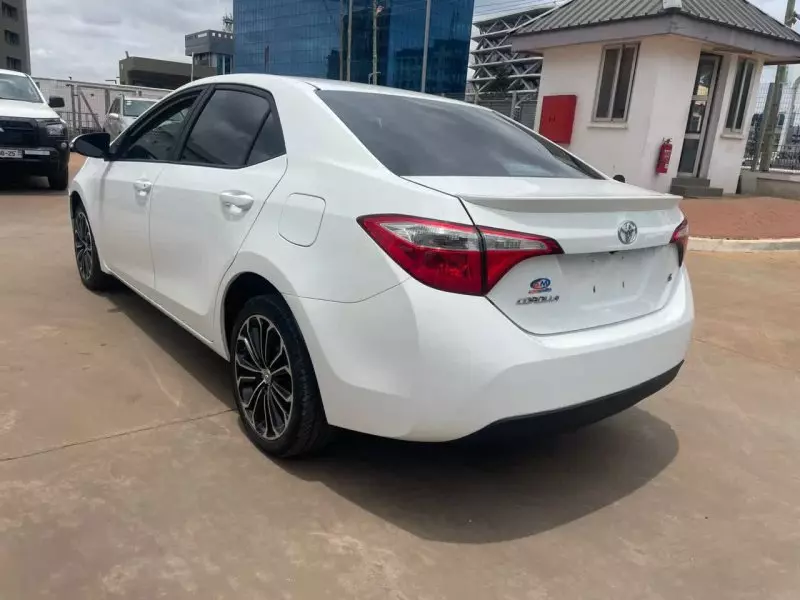 Toyota Corolla   - 2015