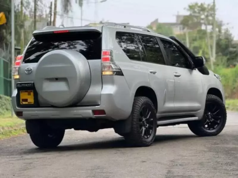 Toyota Land Cruiser Prado   - 2014