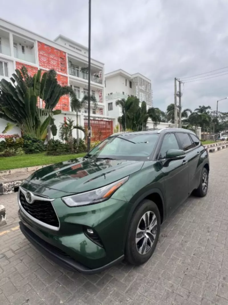 Toyota Highlander   -
