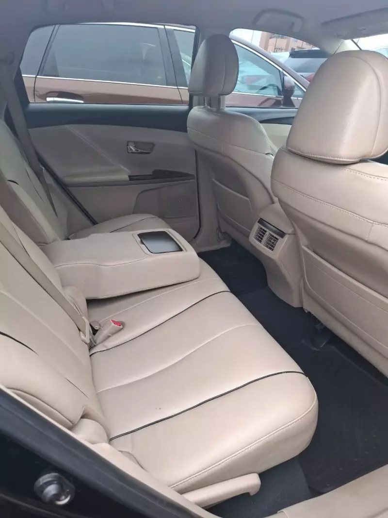 Toyota Venza   - 2013