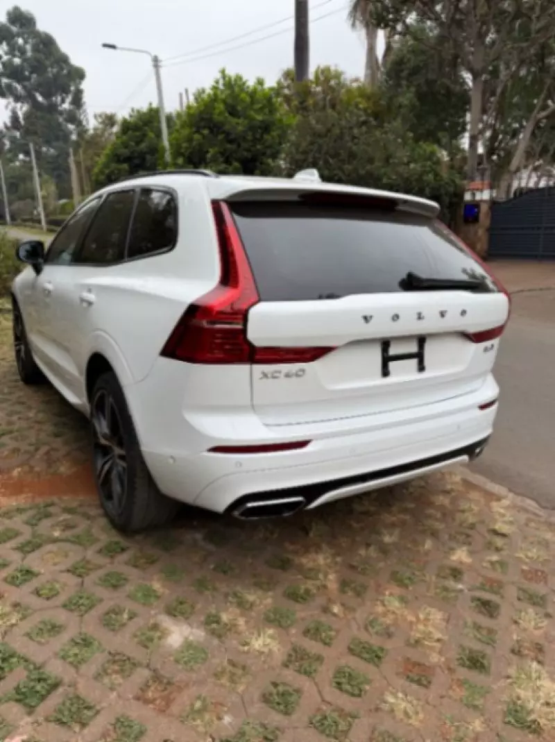 Volvo XC60   - 2021