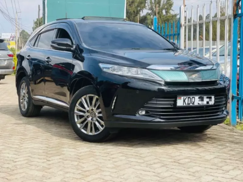 Toyota Harrier   - 2017
