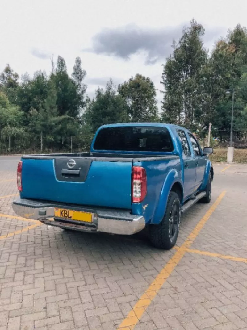 Nissan Navara   - 2005