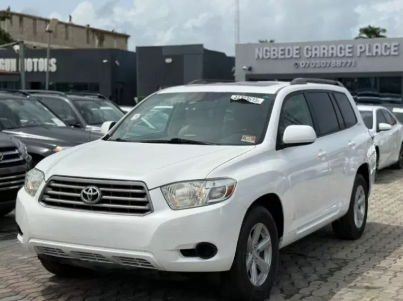 Toyota Highlander   - 2010