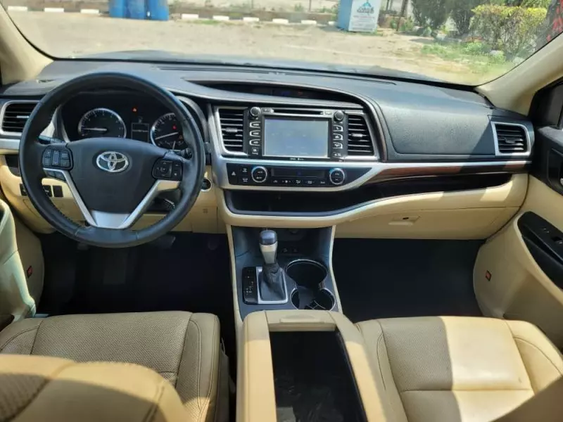 Toyota Highlander   - 2014