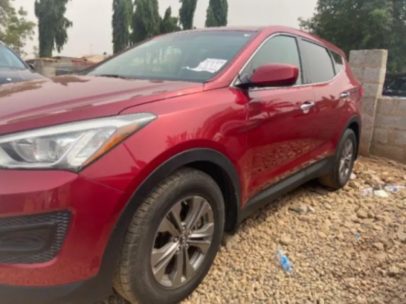 Hyundai Santa Fe   - 2013