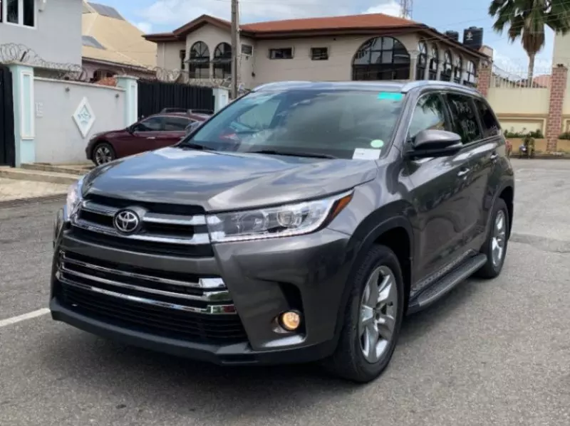 Toyota Highlander   - 2020