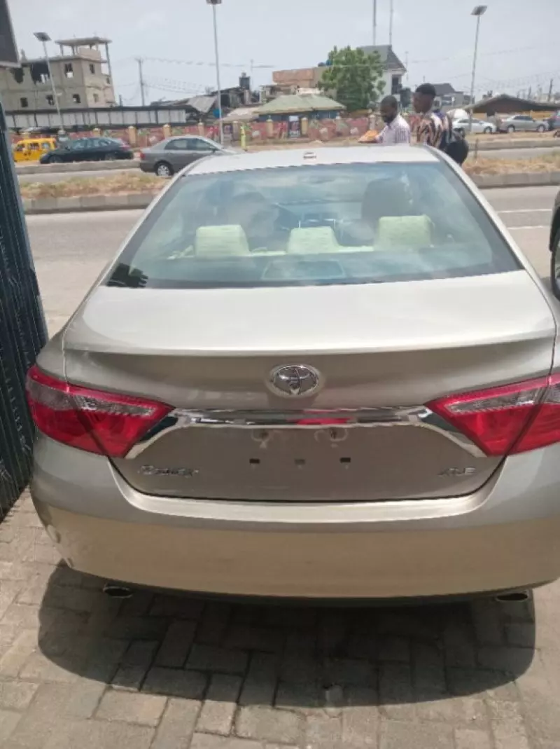 Toyota Camry   - 2015