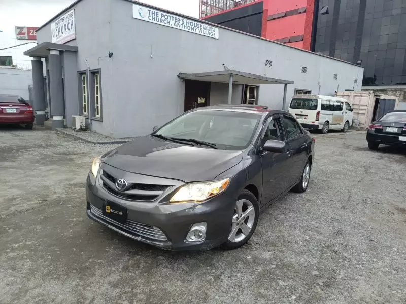Toyota Corolla   - 2012