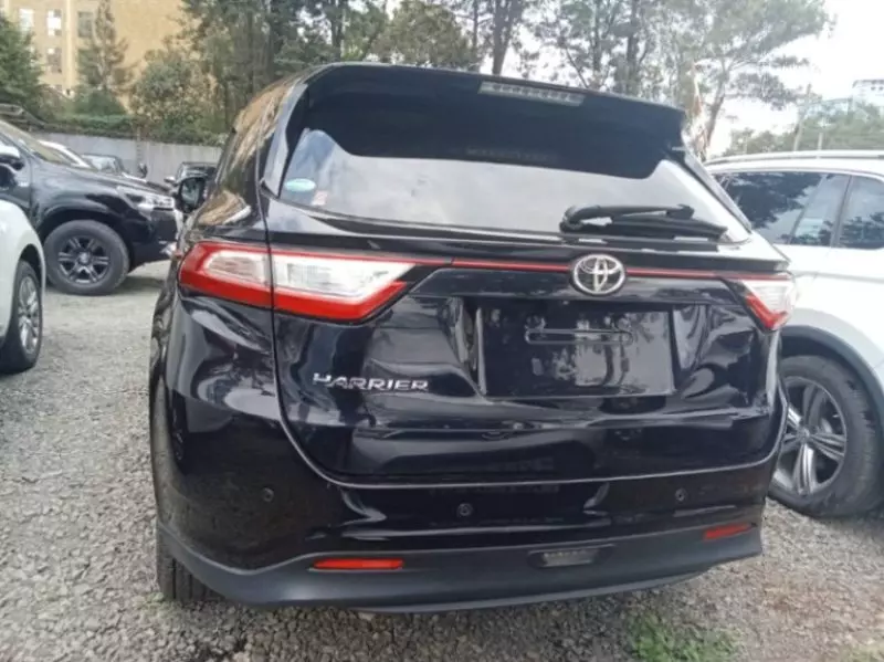 Toyota Harrier   - 2018
