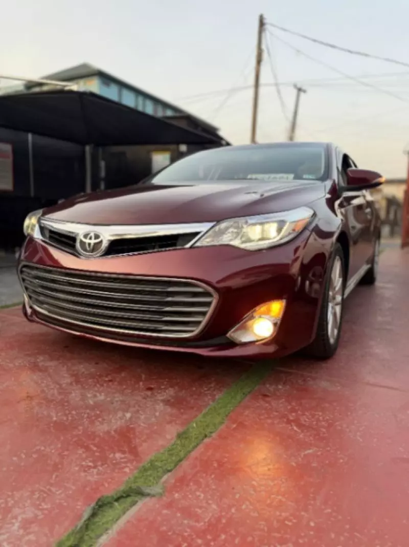 Toyota Avalon   - 2014