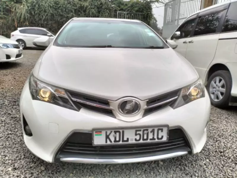 Toyota Auris   - 2015
