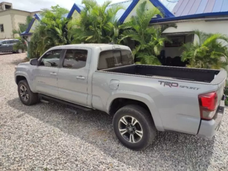 Toyota Tacoma   - 2018