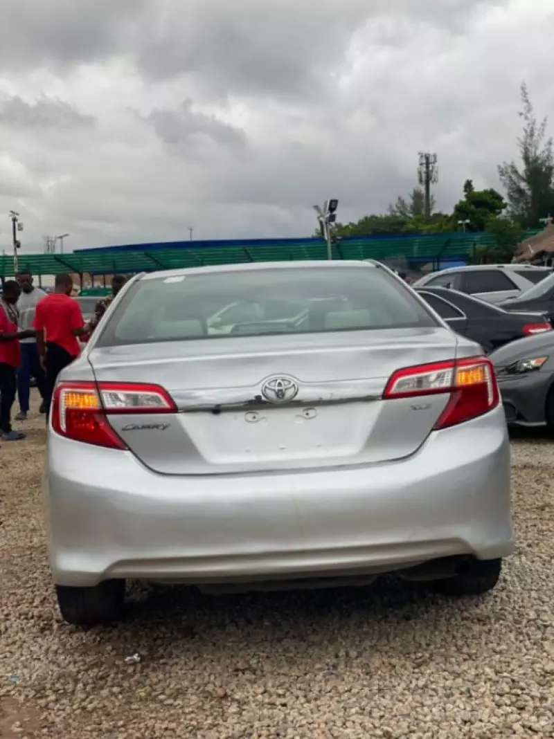 Toyota camry   - 2013
