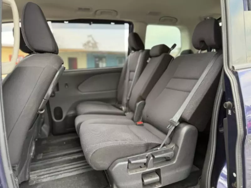 Nissan Serena   - 2017