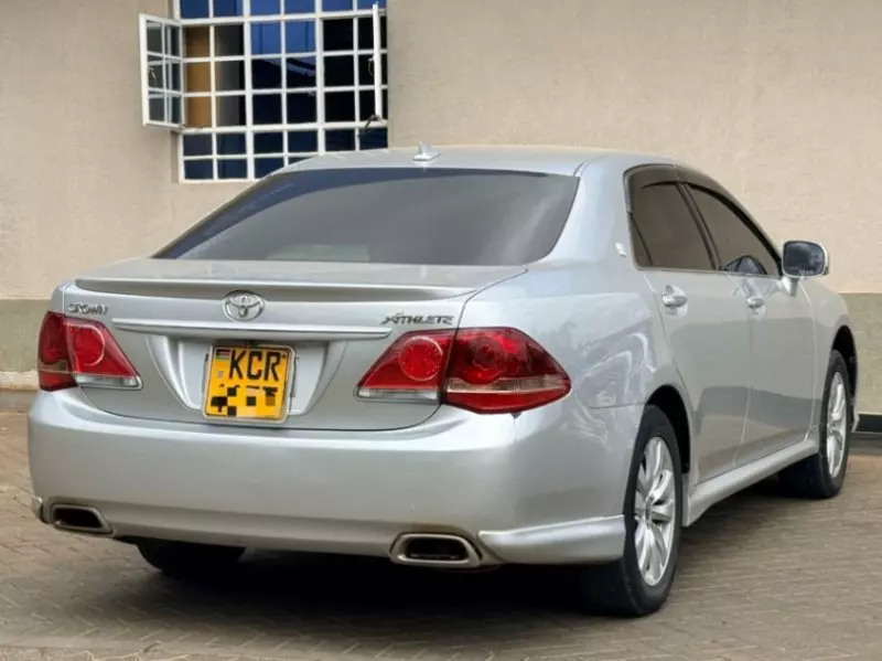 Toyota Crown Athlete    -