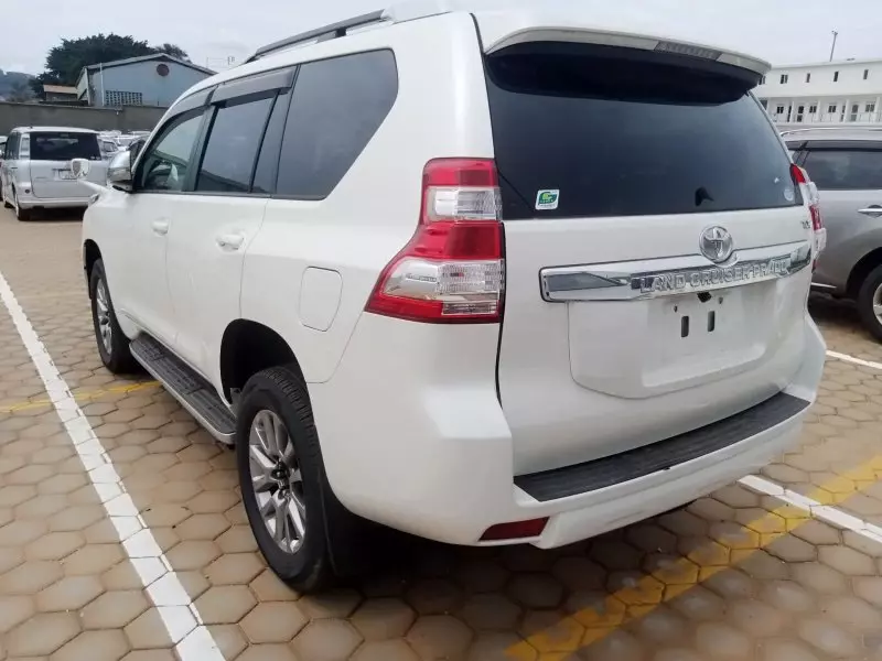 Toyota Landcruiser Prado   - 2016