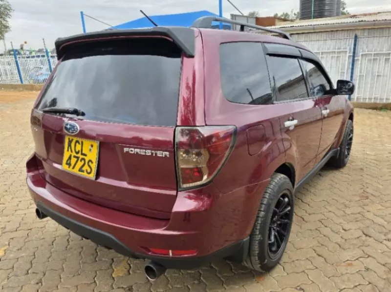 Subaru Forester   - 2010
