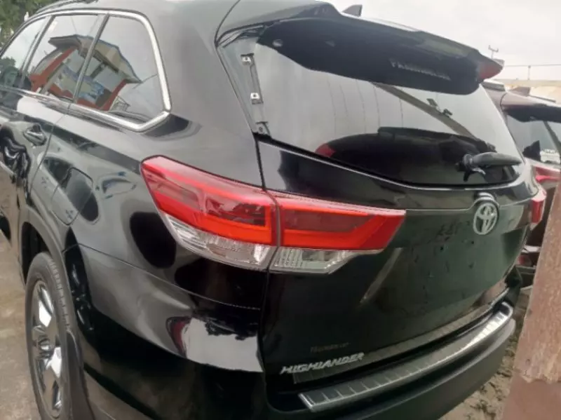 Toyota Highlander   - 2019