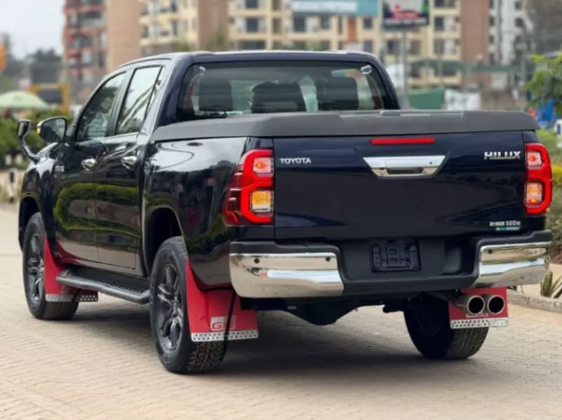 Toyota Hilux   - 2019