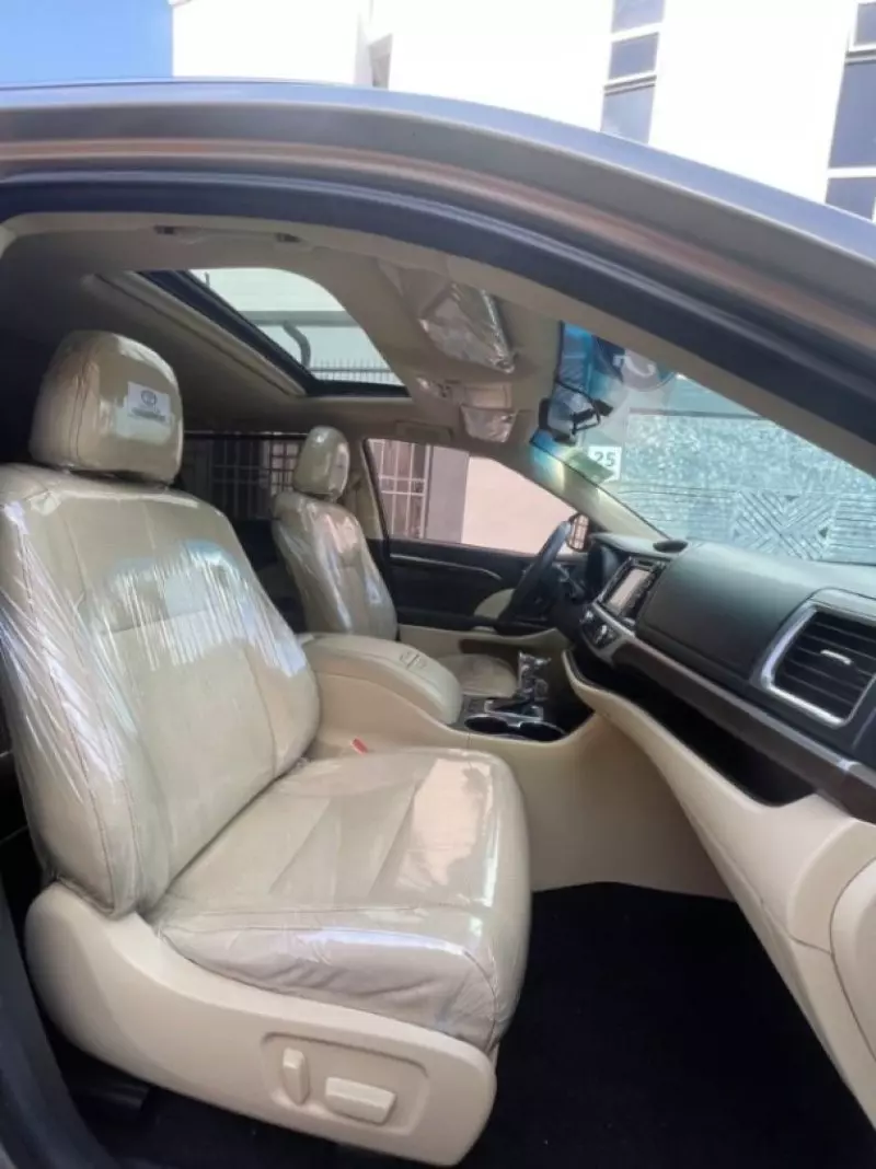 Toyota Highlander   - 2015