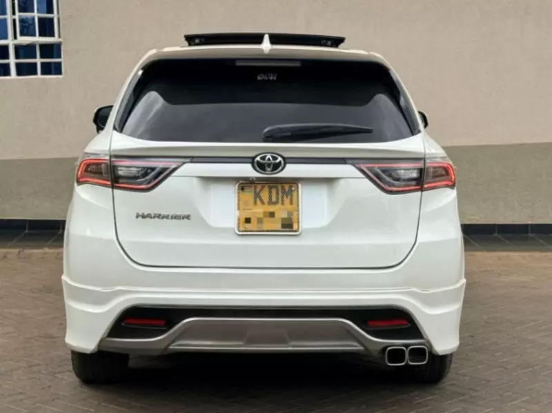 Toyota Harrier   - 2017