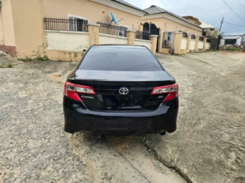Toyota camry   - 2014